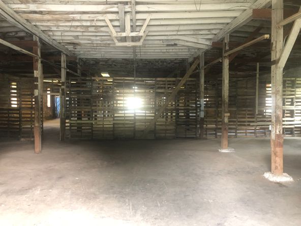 Maysville: 530 Sims St, Maysville, GA 30558